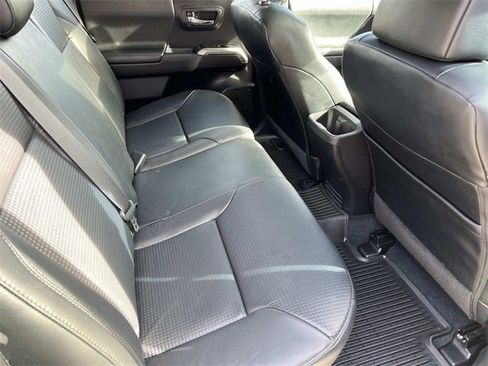 Used 2020 Toyota Tacoma Limited image 21