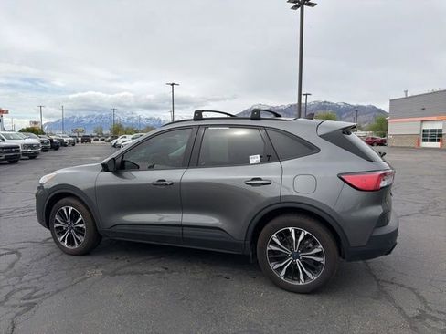 Used 2022 Ford Escape SEL w/ SEL Stealth AWD Package image 10