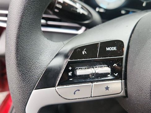 Used 2024 Hyundai Elantra SEL FWD image 17