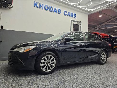Used 2015 Toyota Camry XLE FWD image 2