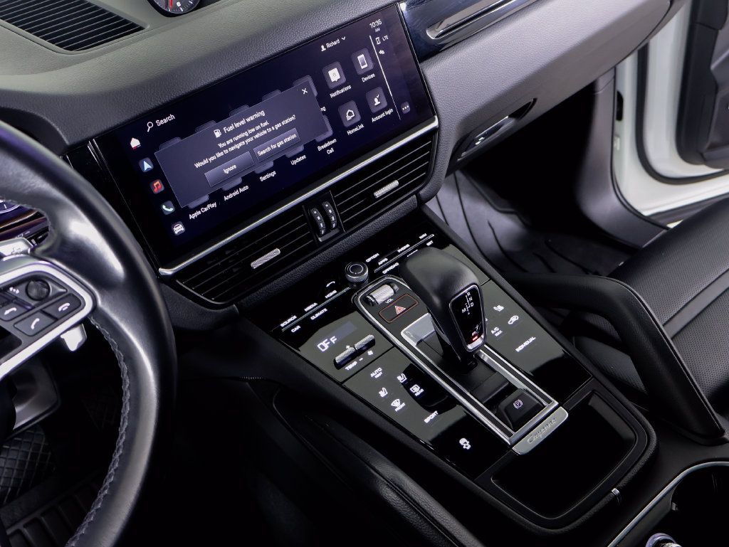 Certified 2022 Porsche Cayenne AWD/4WD image 17