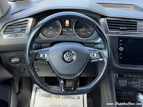 Used 2018 Volkswagen Tiguan SE AWD/4WD image 17