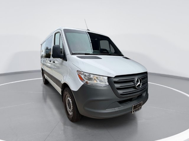 Used 2025 Mercedes-Benz Sprinter 2500 image 3