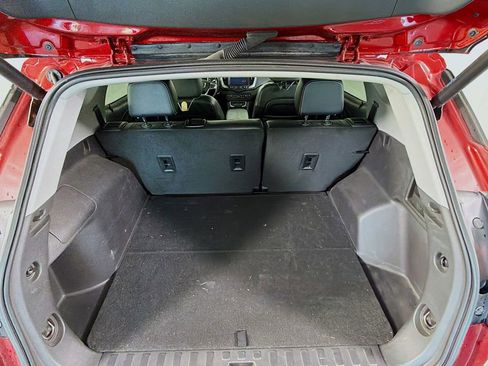 Used 2023 GMC Terrain SLT w/ Elevation Edition image 25