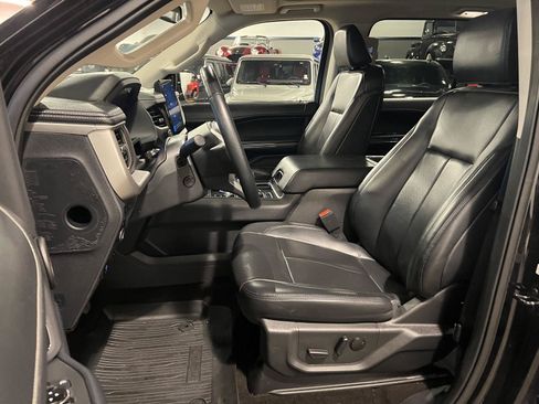 Used 2023 Ford Expedition XLT AWD/4WD image 9