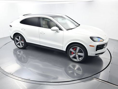 Certified 2024 Porsche Cayenne S AWD/4WD image 40