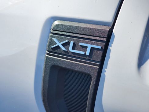 New 2025 Ford Maverick XLT w/ XLT Luxury Package AWD/4WD image 33