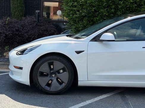 Used 2021 Tesla Model 3 Standard Range Plus RWD image 10