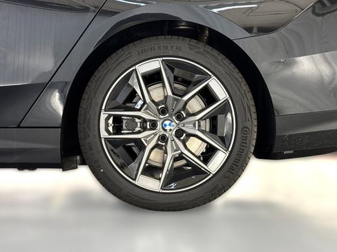 Used 2026 BMW i5 eDrive40 w/ Convenience Package image 11