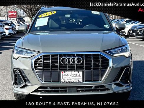 Used 2025 Audi Q3 2.0T Premium w/ Convenience Package image 3