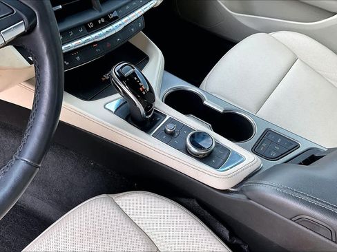 Used 2020 Cadillac CT4 Premium Luxury RWD image 17