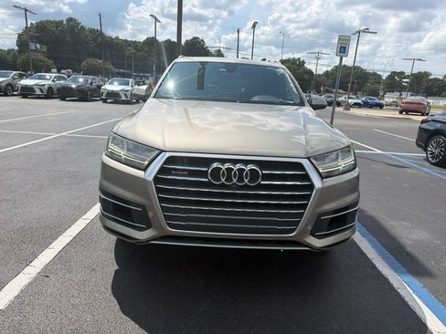 Used 2017 Audi Q7 3.0T Premium Plus w/ Premium Plus Package AWD/4WD image 5