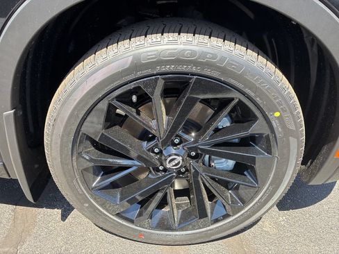 New 2026 Nissan Rogue Platinum AWD/4WD image 9