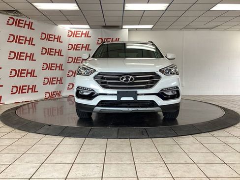Used 2017 Hyundai Santa Fe Sport FWD image 2