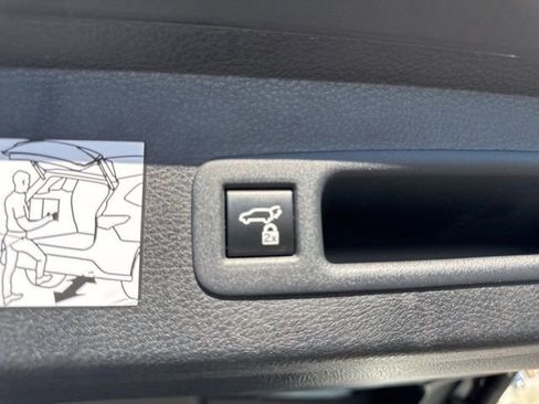 Used 2024 Toyota Sienna XSE image 12