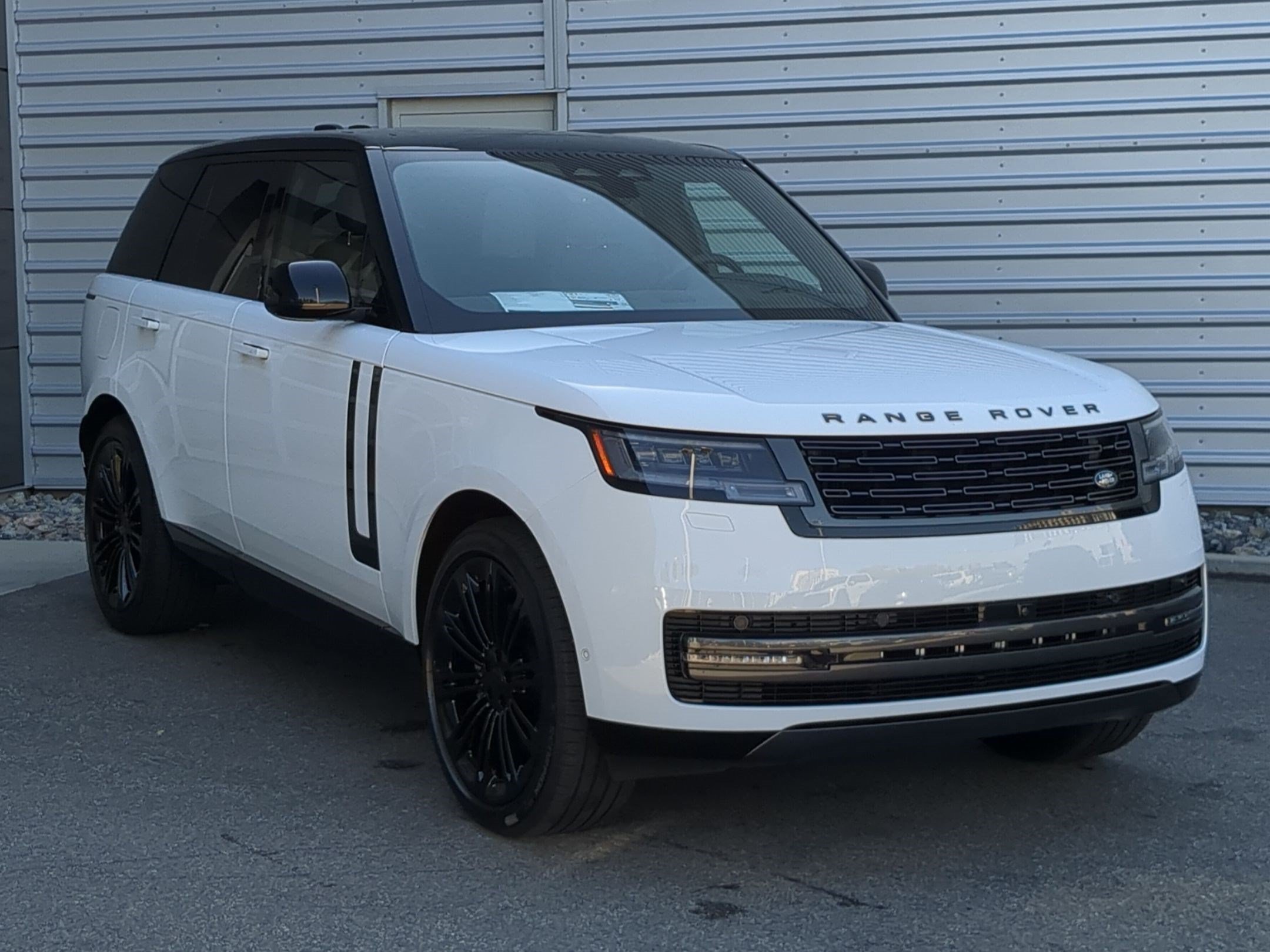 New 2026 Land Rover Range Rover SE AWD/4WD image 3