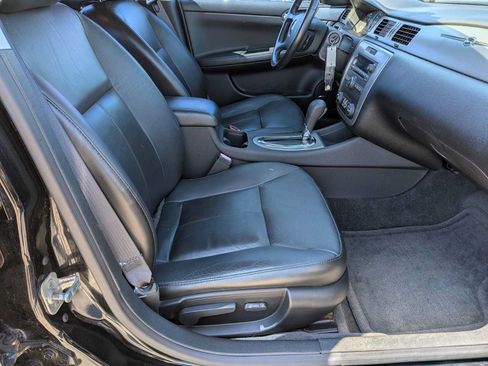 Used 2009 Chevrolet Impala SS w/ Convenience Package FWD image 18