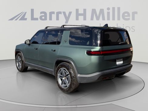 Used 2025 Rivian R1S Adventure Dual AWD/4WD image 3