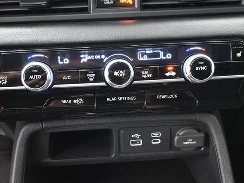 Certified 2023 Honda Pilot Touring image 28