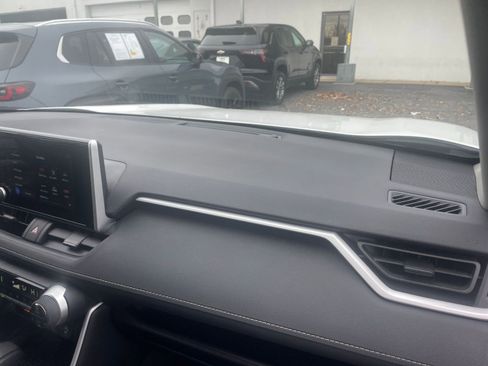 Used 2025 Toyota RAV4 XLE image 35