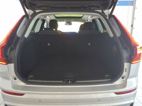 Used 2024 Volvo XC60 B5 Plus AWD/4WD image 18