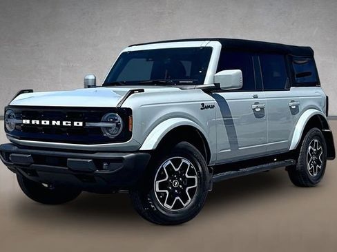 Used 2023 Ford Bronco Outer Banks AWD/4WD image 1