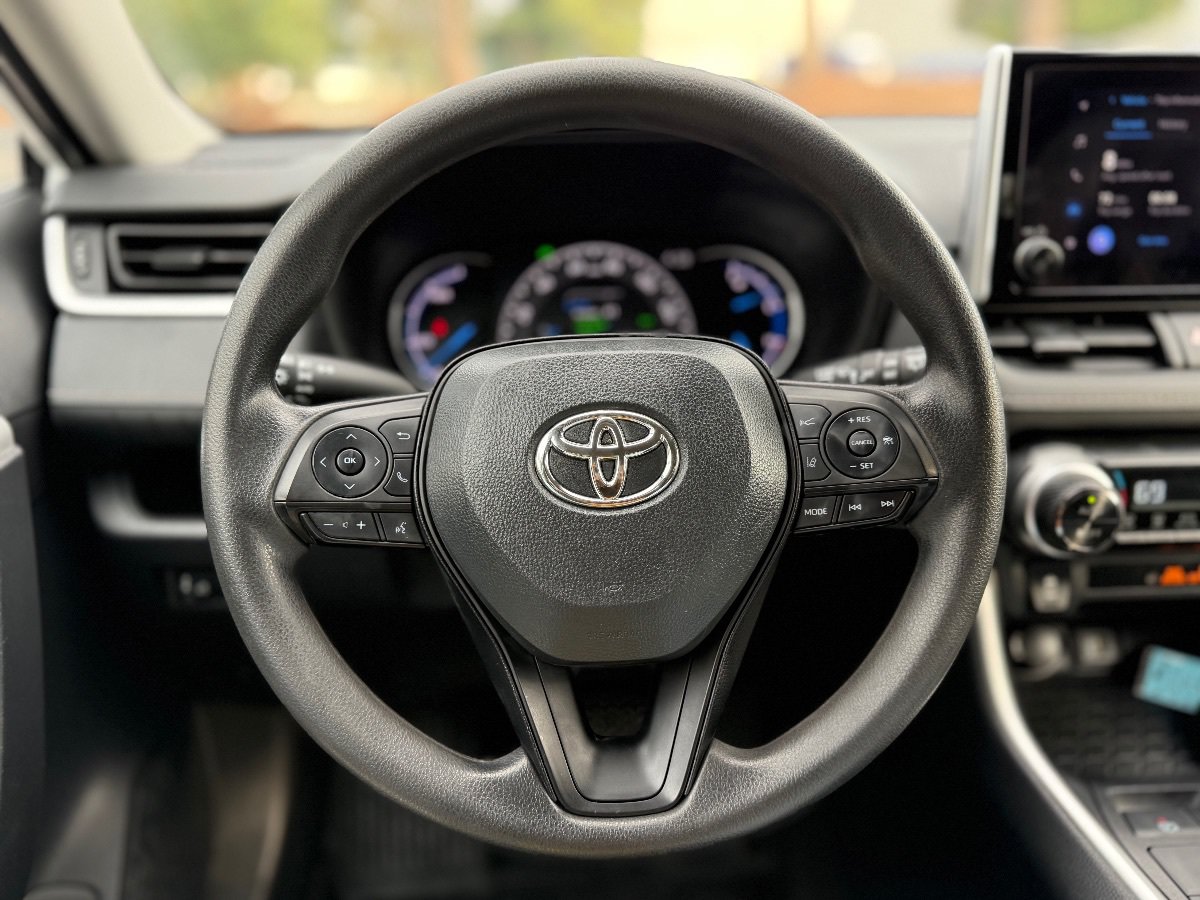 Used 2024 Toyota RAV4 XLE AWD/4WD image 23