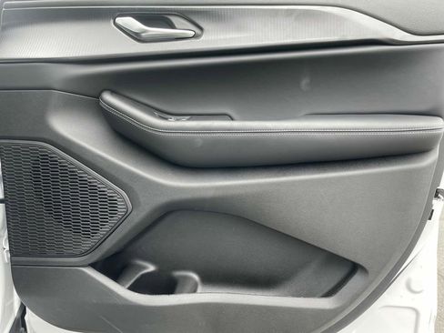New 2025 Jeep Grand Cherokee Laredo X AWD/4WD image 16