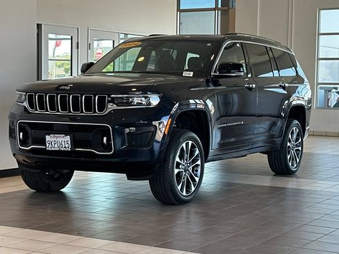 Used 2024 Jeep Grand Cherokee L Overland w/ Trailer Tow Package AWD/4WD image 8