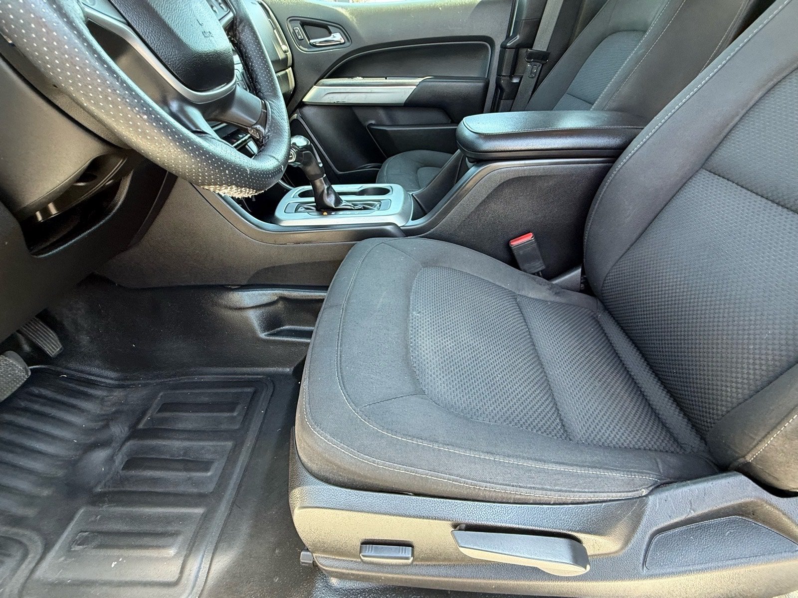 Used 2020 Chevrolet Colorado LT w/ Safety Package RWD image 13