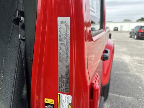 Used 2024 Jeep Gladiator Sport image 32