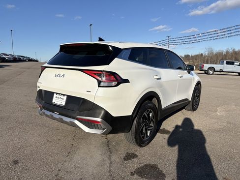 Used 2023 Kia Sportage LX image 5