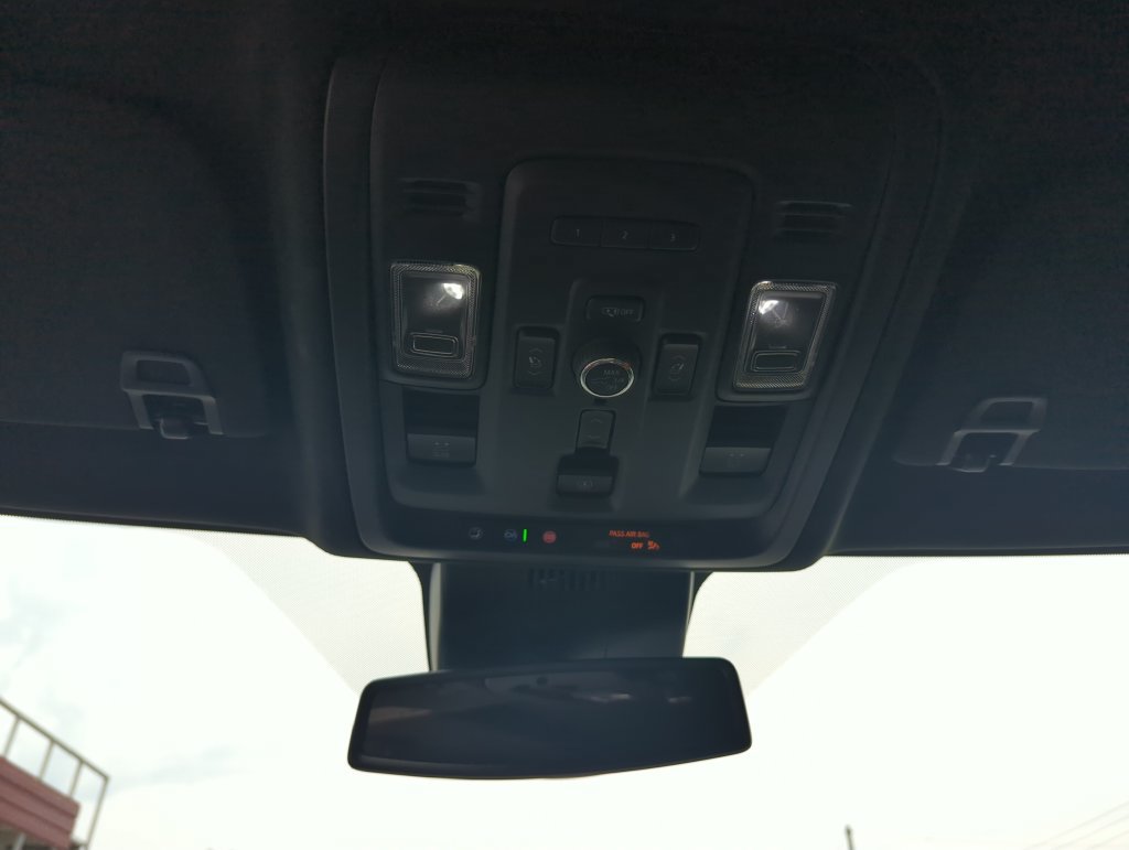 Used 2023 GMC Yukon XL Denali AWD/4WD image 25
