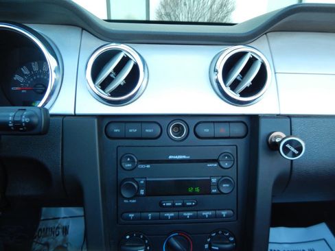 Used 2005 Ford Mustang GT Premium image 33