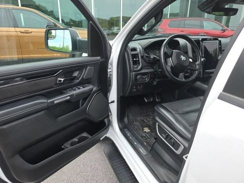 Used 2022 RAM 1500 Laramie AWD/4WD image 13