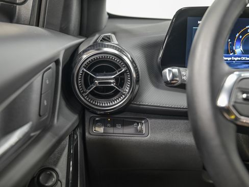 Used 2026 Chevrolet Equinox LT w/ Convenience Package II FWD image 18