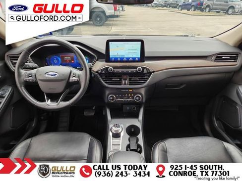 Used 2020 Ford Escape Titanium w/ Titanium Premium Package 2.0 FWD image 12