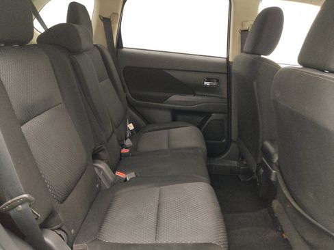 Used 2017 Mitsubishi Outlander ES AWD/4WD image 19