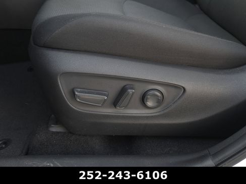 Used 2024 Toyota RAV4 XLE w/ Convenience Package image 11