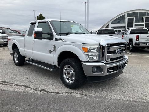 Used 2016 Ford F250 Lariat w/ Chrome Package image 3