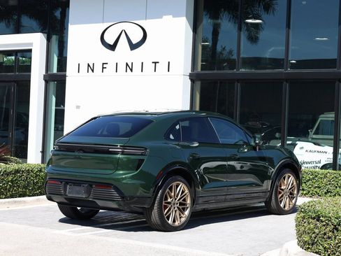 Used 2025 Porsche Macan Turbo Electric image 5