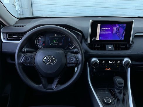 Used 2025 Toyota RAV4 LE image 12