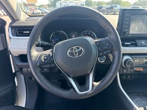 Used 2021 Toyota RAV4 XLE Premium AWD/4WD image 28