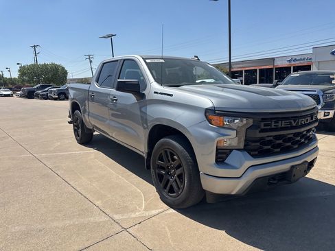 Used 2023 Chevrolet Silverado 1500 Custom w/ Rally Edition image 3