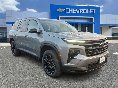 New 2026 Chevrolet Traverse LT image 2
