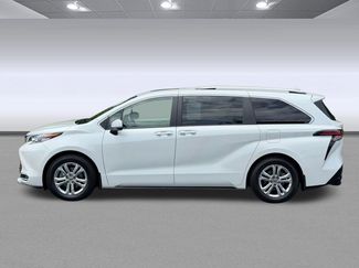 Used 2023 Toyota Sienna Platinum AWD/4WD video 2