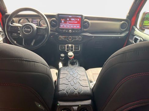 Used 2019 Jeep Wrangler Unlimited Sport S AWD/4WD image 14