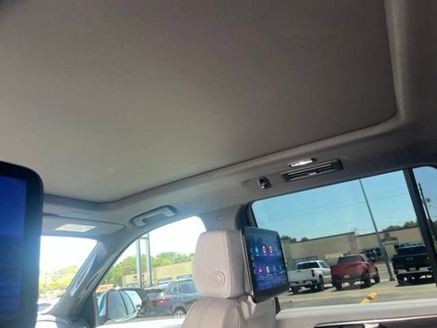 Used 2025 Chevrolet Tahoe Premier RWD image 29