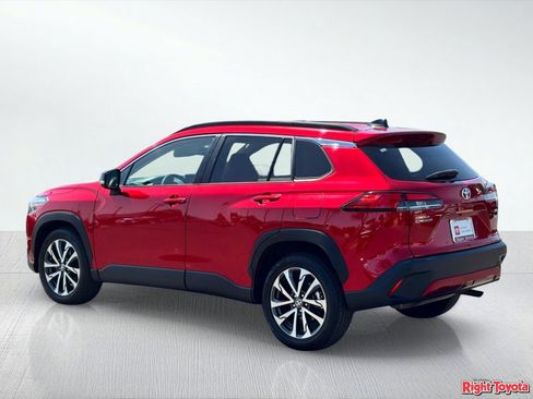 Certified 2025 Toyota Corolla Cross XLE AWD/4WD image 4