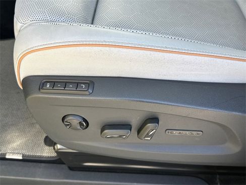 Certified 2025 Volkswagen ID. Buzz 1st Edition image 29